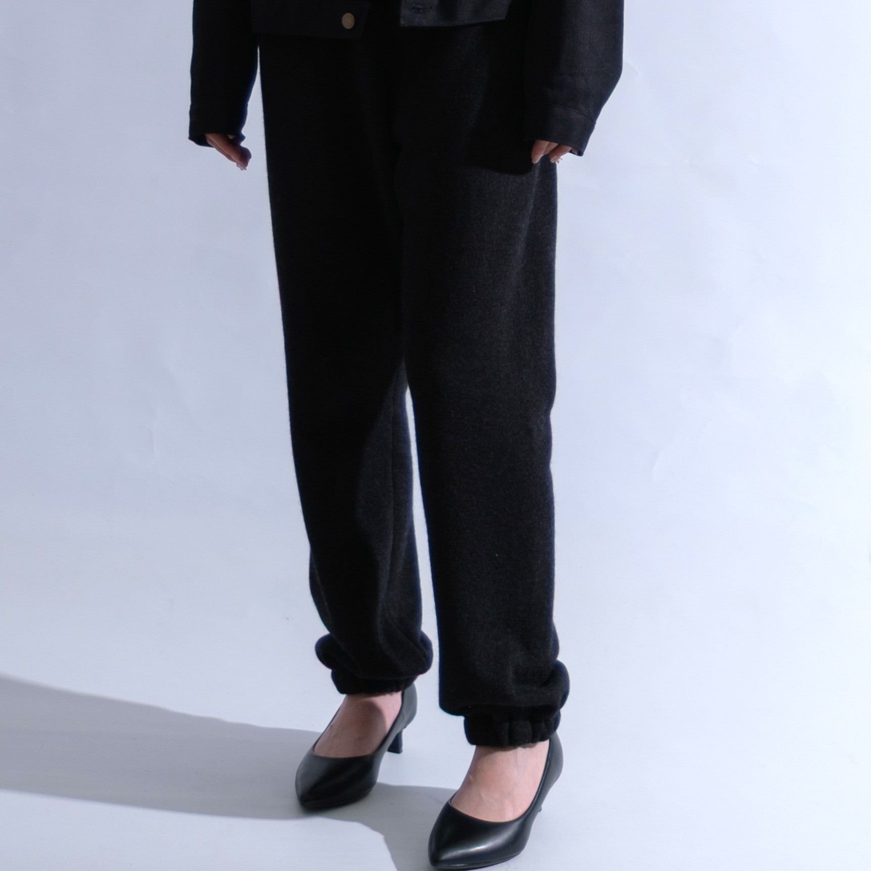 SPUMA55 カシミヤシルクパイル編みジョガーパンツ