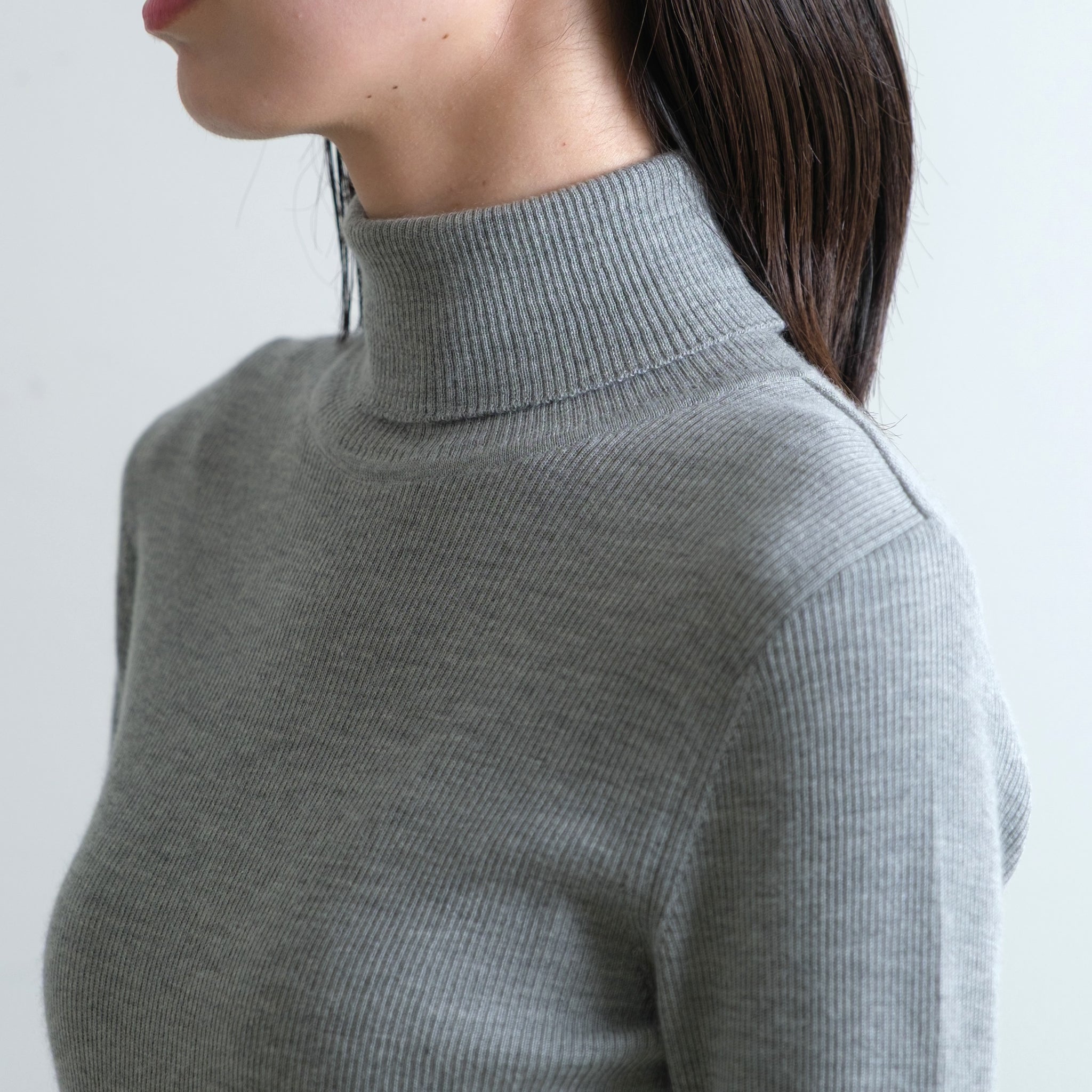 STH  カシミヤシルク タートルネックリブプルオーバー