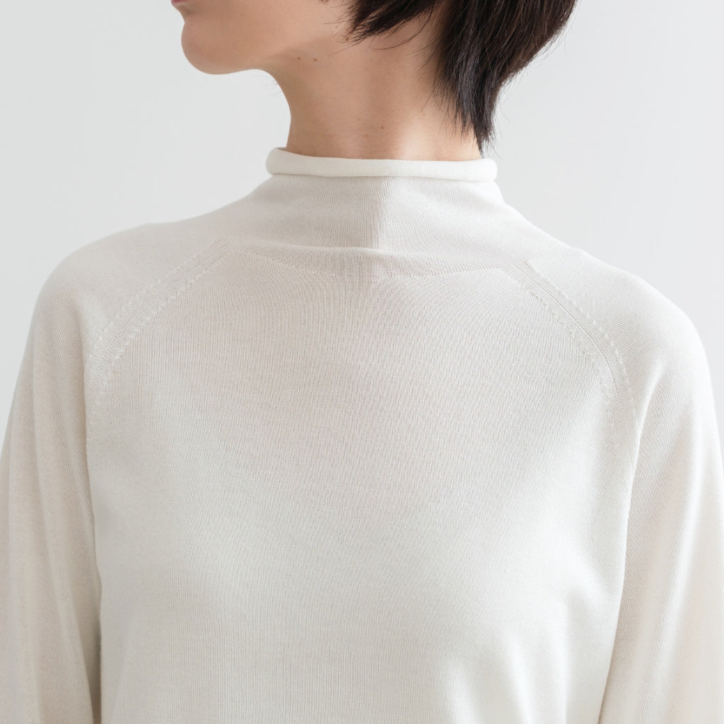 MAYUCA silk V-neck pullover