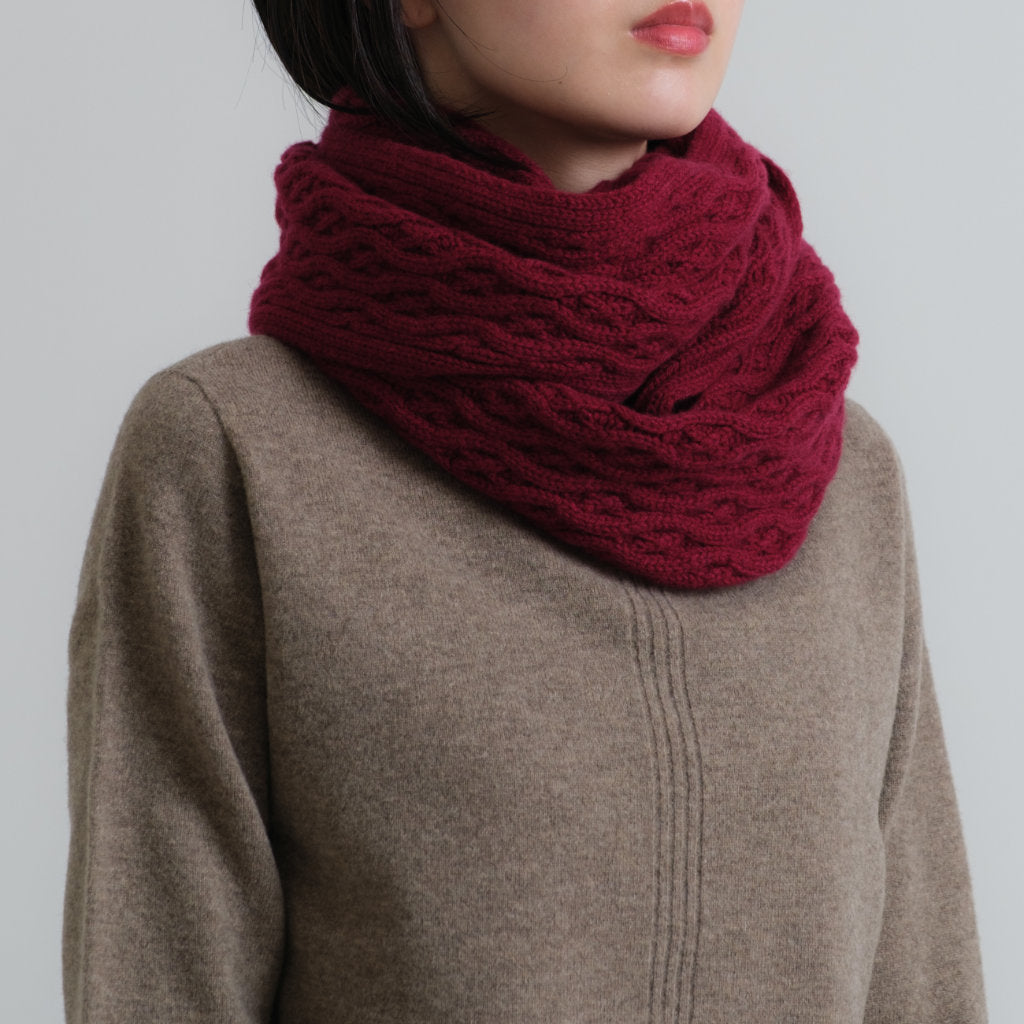 IASON wool cable knit scarf